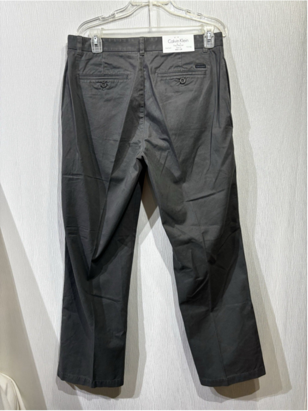 NWT Calvin Klein The Mercer Men’s Chino Pants 33x30 Gray Flat Front